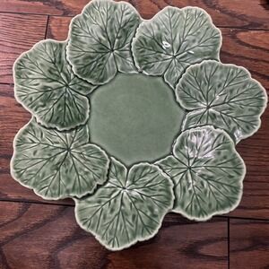 Bordallo Pinheiro Geranium Green Luncheon Plate 9.75" Crabtree Evelyn Portugal
